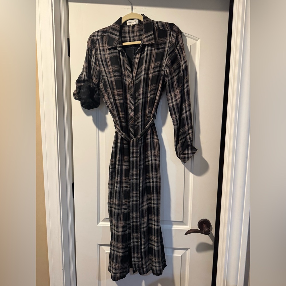 Cloth & Stone Black and Gray Plaid Long Sleeve Dress